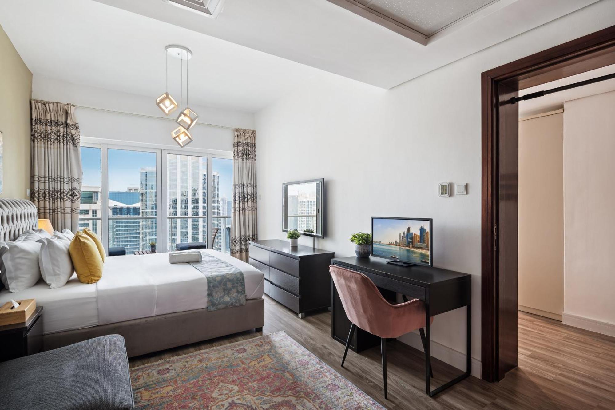 Modern & Spacious 2-Bed Condo With Panoramic Lake Views, Dual Balconies, Steps From Dubai Jlt Metro By "La Buena Vida Holiday Homes" エクステリア 写真
