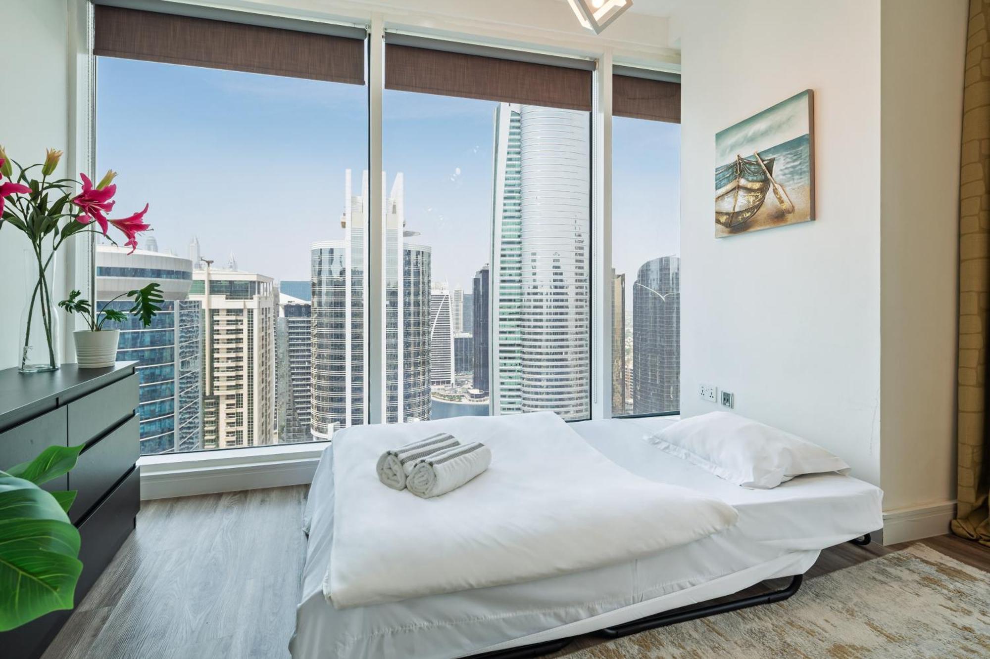 Modern & Spacious 2-Bed Condo With Panoramic Lake Views, Dual Balconies, Steps From Dubai Jlt Metro By "La Buena Vida Holiday Homes" エクステリア 写真