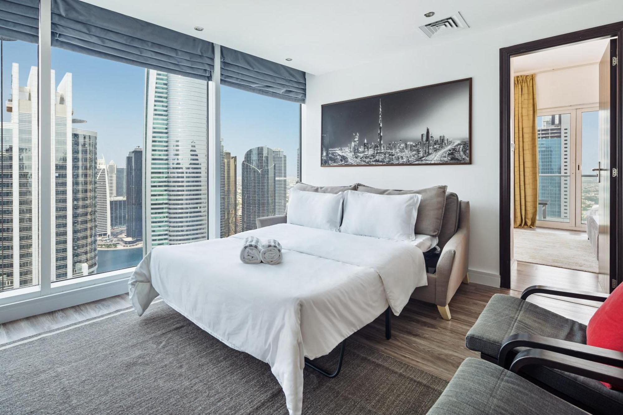 Modern & Spacious 2-Bed Condo With Panoramic Lake Views, Dual Balconies, Steps From Dubai Jlt Metro By "La Buena Vida Holiday Homes" エクステリア 写真