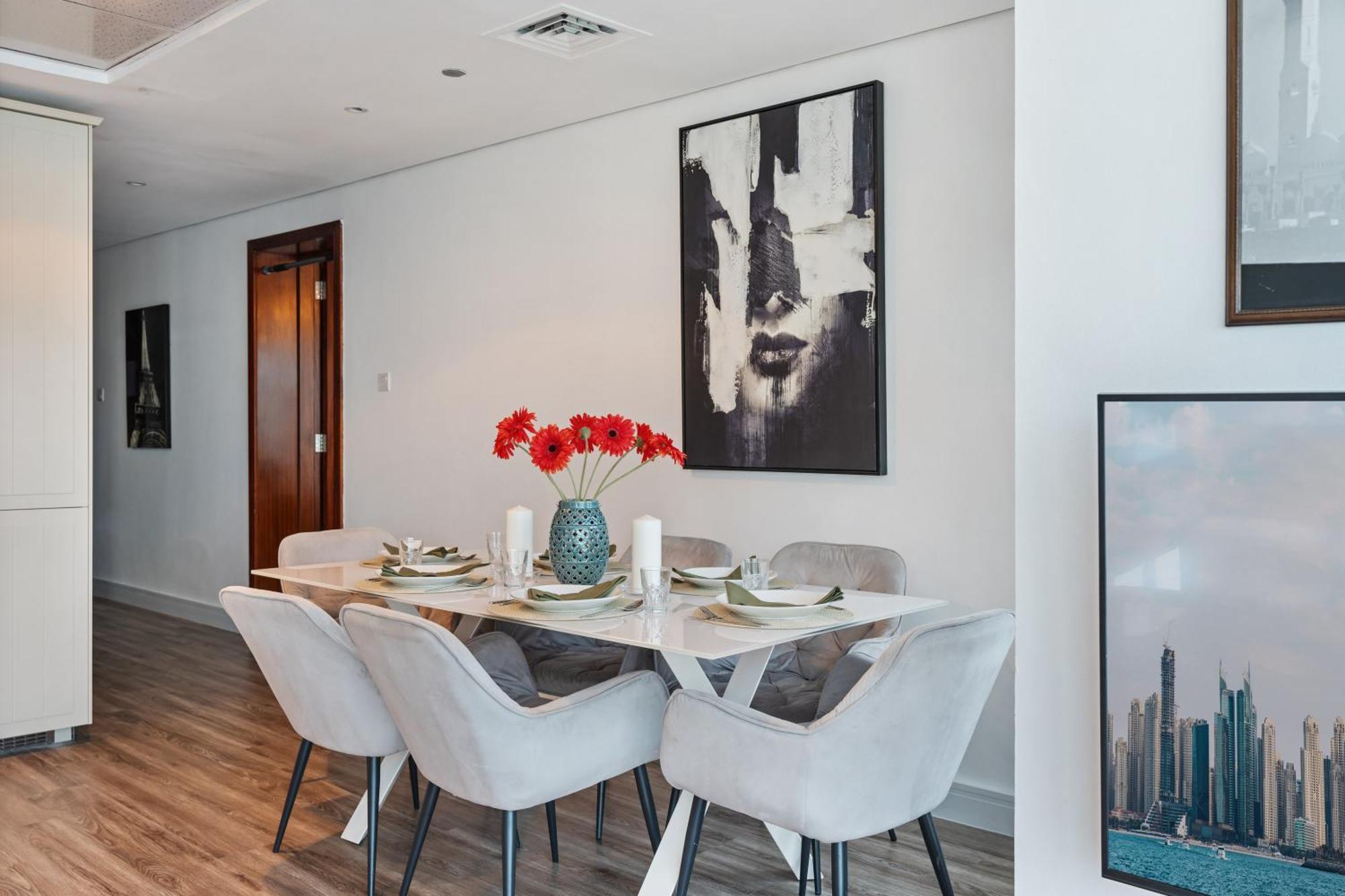 Modern & Spacious 2-Bed Condo With Panoramic Lake Views, Dual Balconies, Steps From Dubai Jlt Metro By "La Buena Vida Holiday Homes" エクステリア 写真