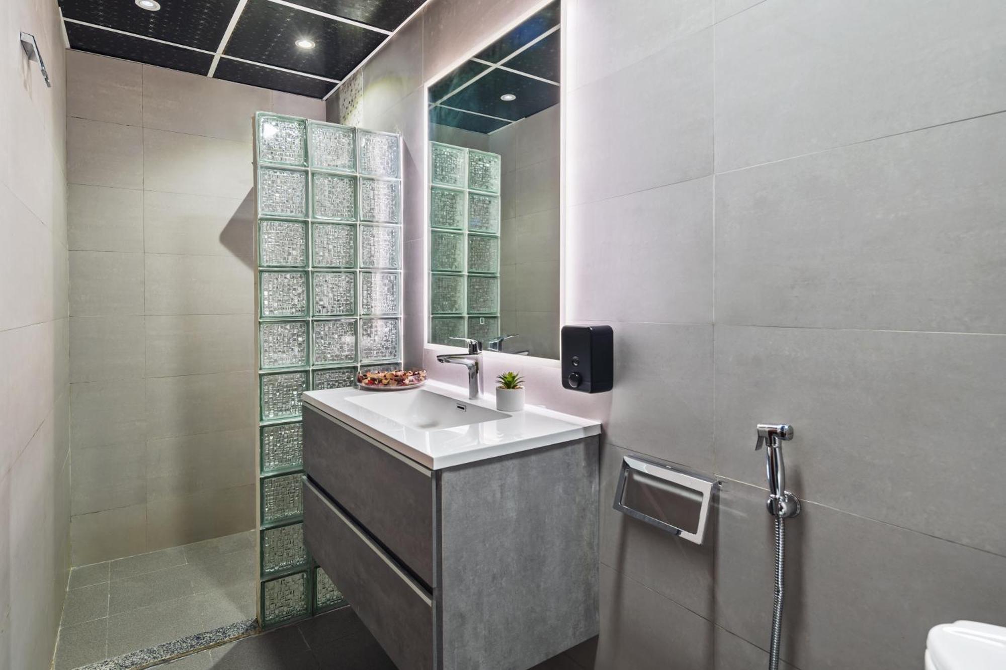Modern & Spacious 2-Bed Condo With Panoramic Lake Views, Dual Balconies, Steps From Dubai Jlt Metro By "La Buena Vida Holiday Homes" エクステリア 写真