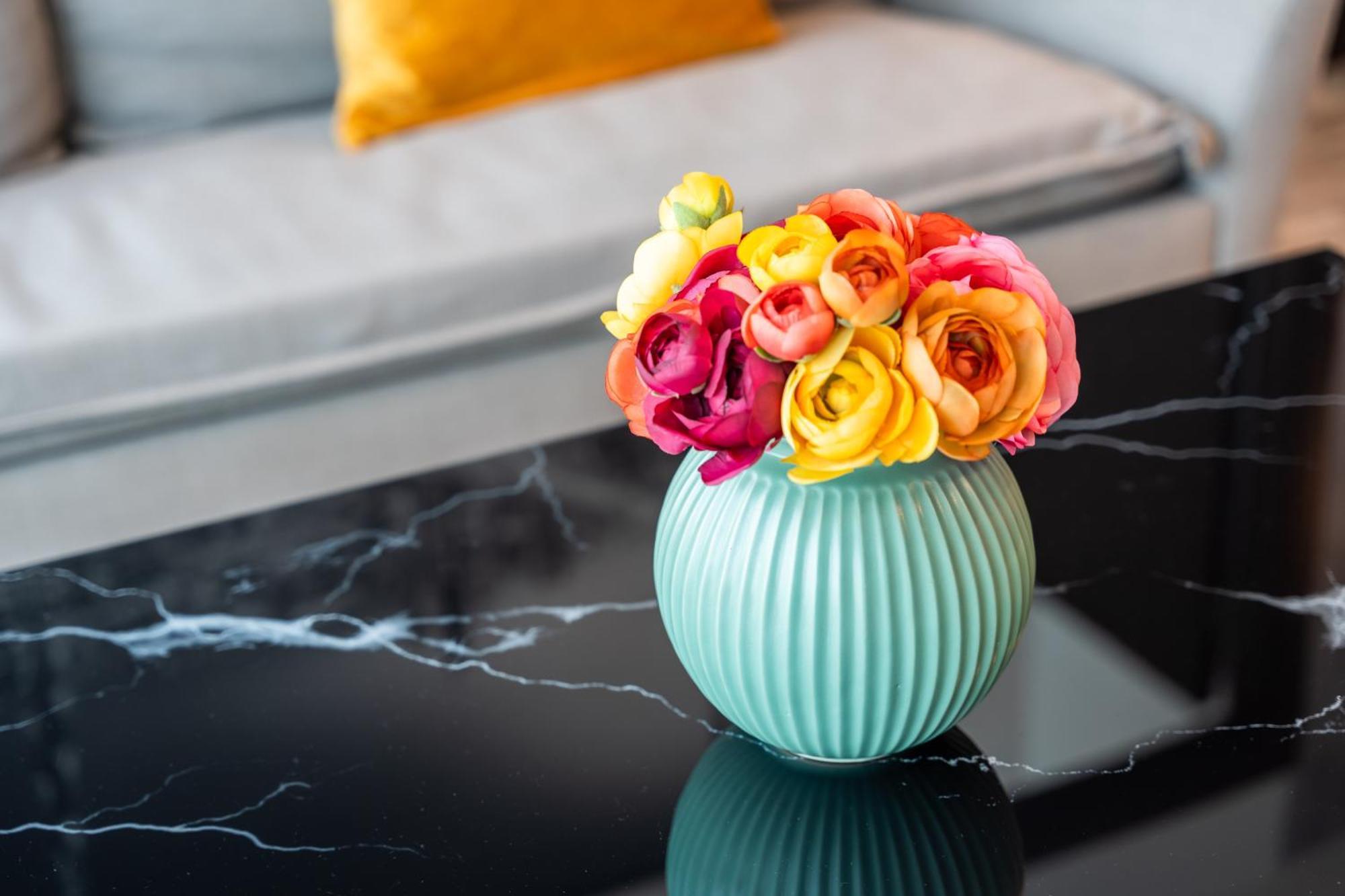Modern & Spacious 2-Bed Condo With Panoramic Lake Views, Dual Balconies, Steps From Dubai Jlt Metro By "La Buena Vida Holiday Homes" エクステリア 写真