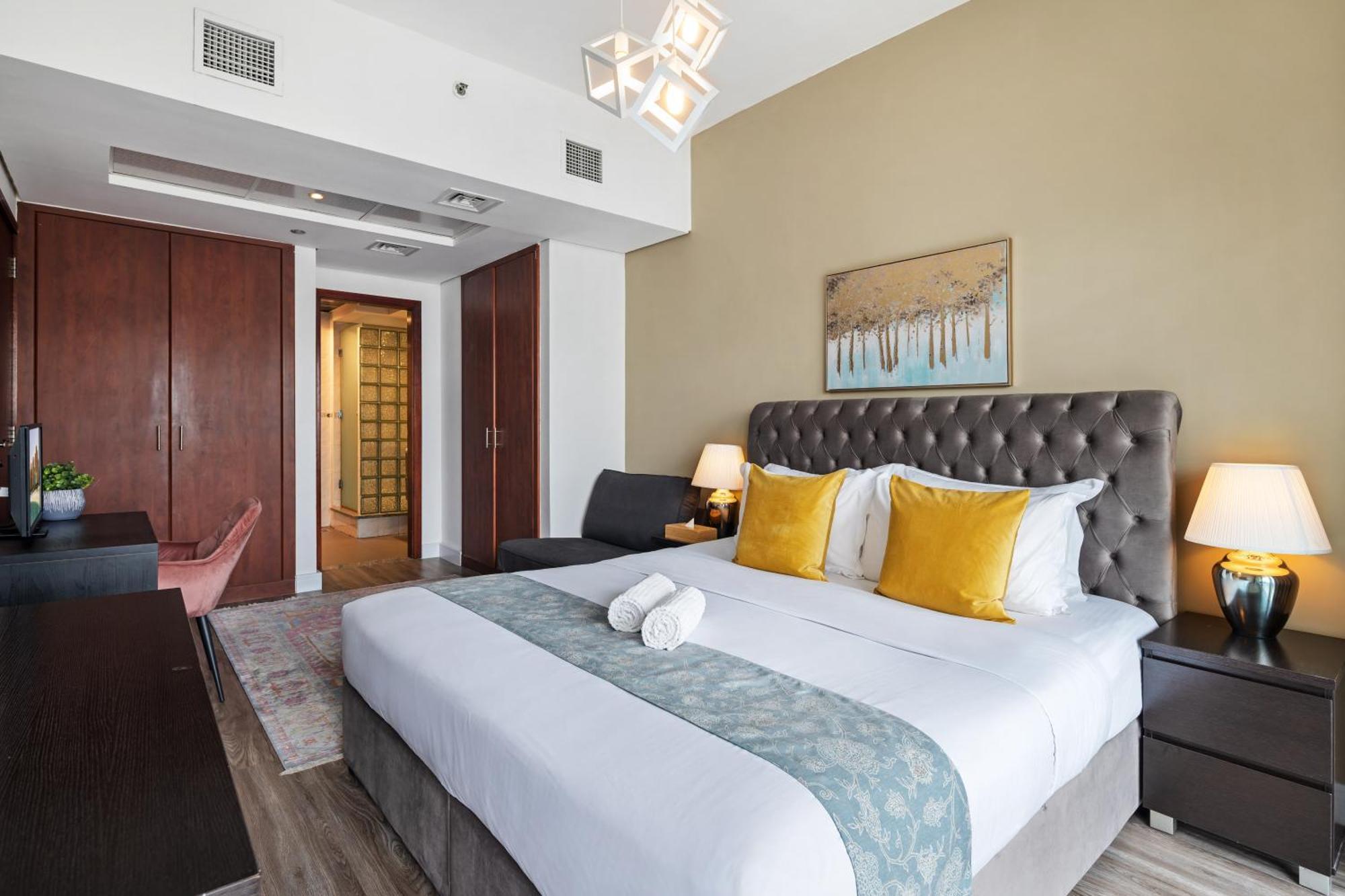Modern & Spacious 2-Bed Condo With Panoramic Lake Views, Dual Balconies, Steps From Dubai Jlt Metro By "La Buena Vida Holiday Homes" エクステリア 写真
